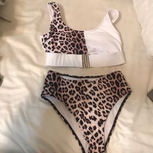 Half white half print bikini NWOT